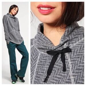 Prana Mattea Mock Neck Sweater Herringbone
Wool Blend‎ Women's Medium
